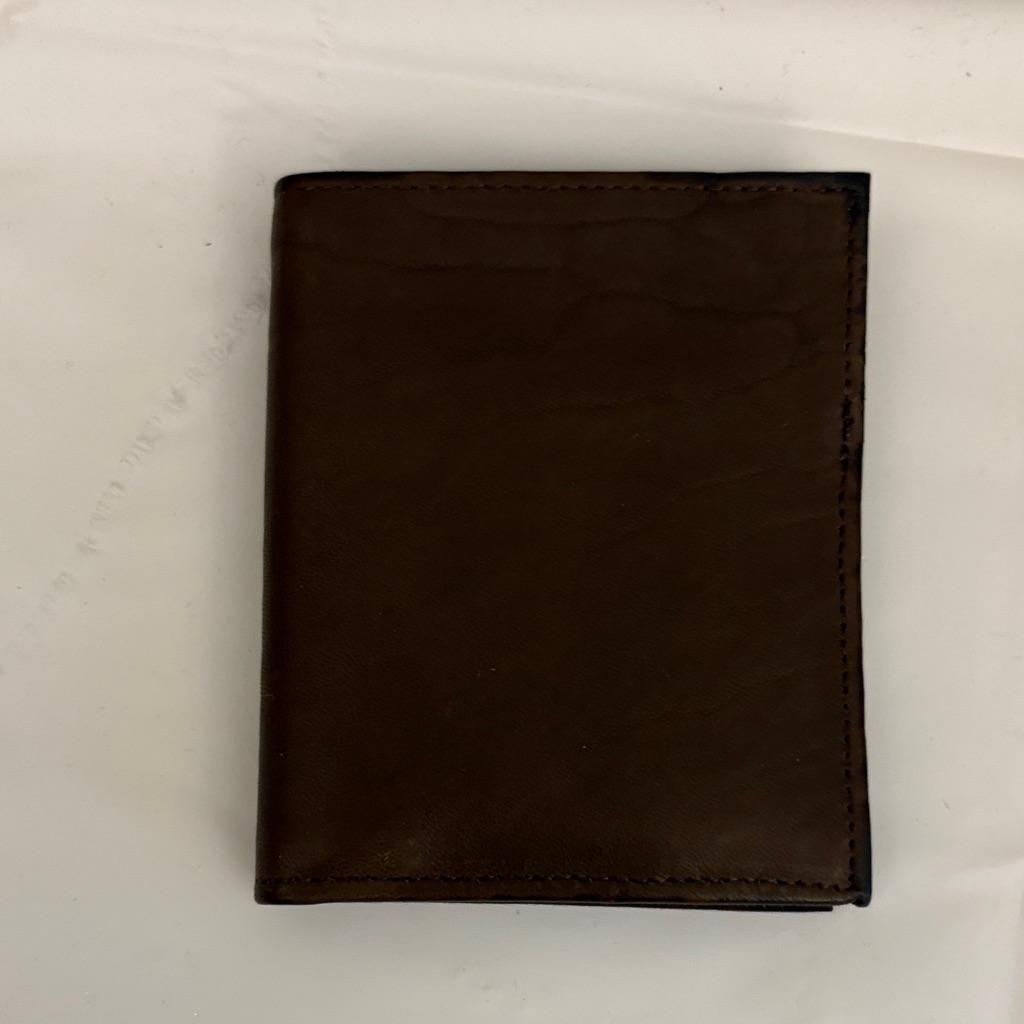 Elegant Brown Leather Card Holder Elegant Brown Leather Card Holder